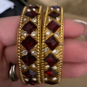 10 pieces, various colors/bangles.